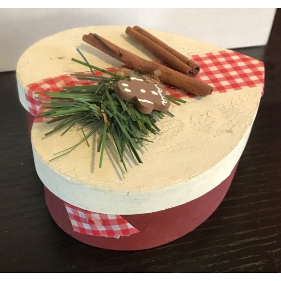 Heart-Shaped Decorative Cardboard Box With Cinnamon & Pine Holiday Design 5 X 2" - Picture 3 of 7